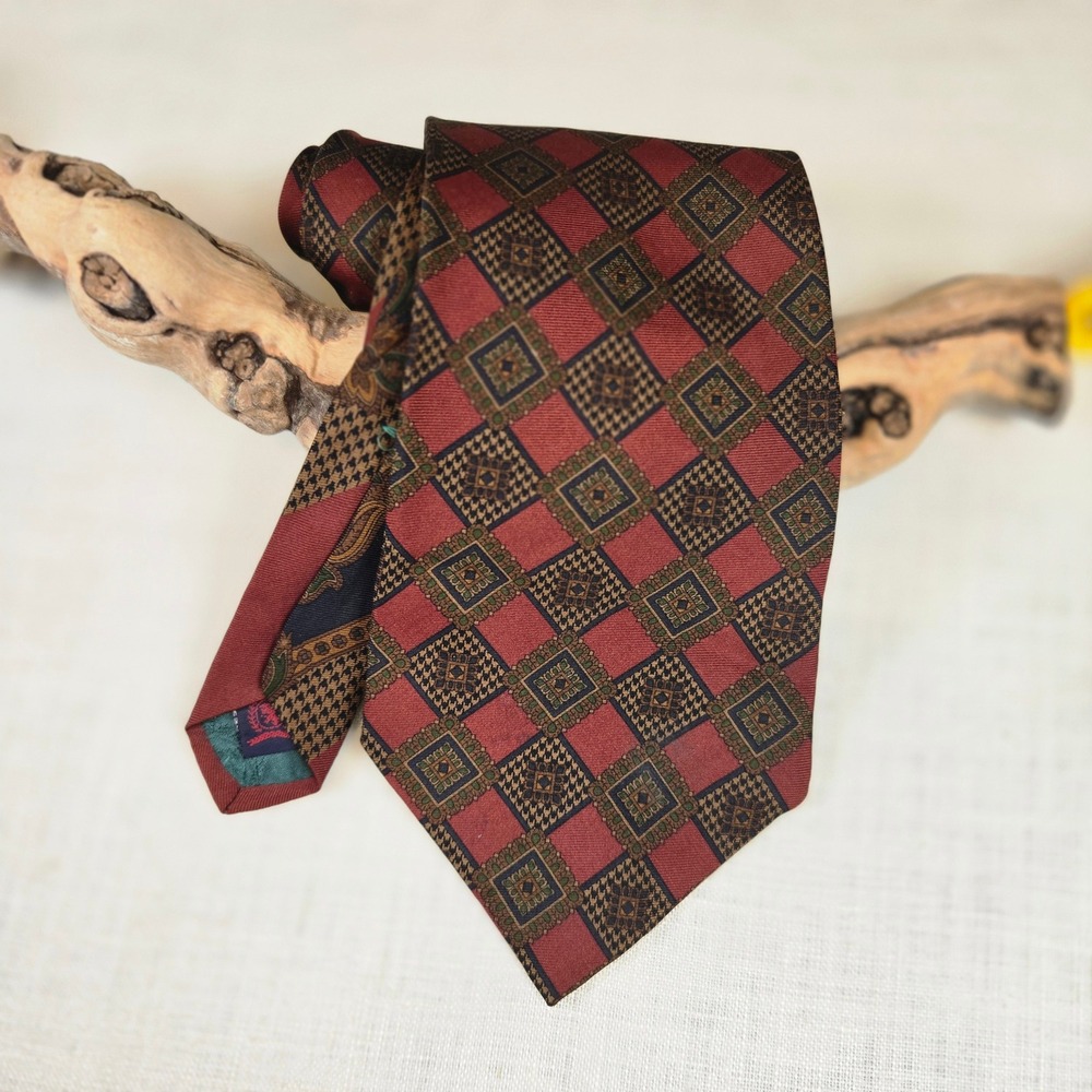 Tommy Hilfiger Silk Neck Tie Men's Red Geometric Medallion Printed In Italy EUC